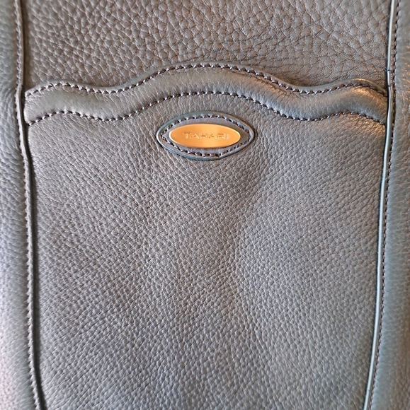 Tahari Elegant teal Green Leather Tote Bag purse shoulder bag gold chain strap - Picture 2 of 5